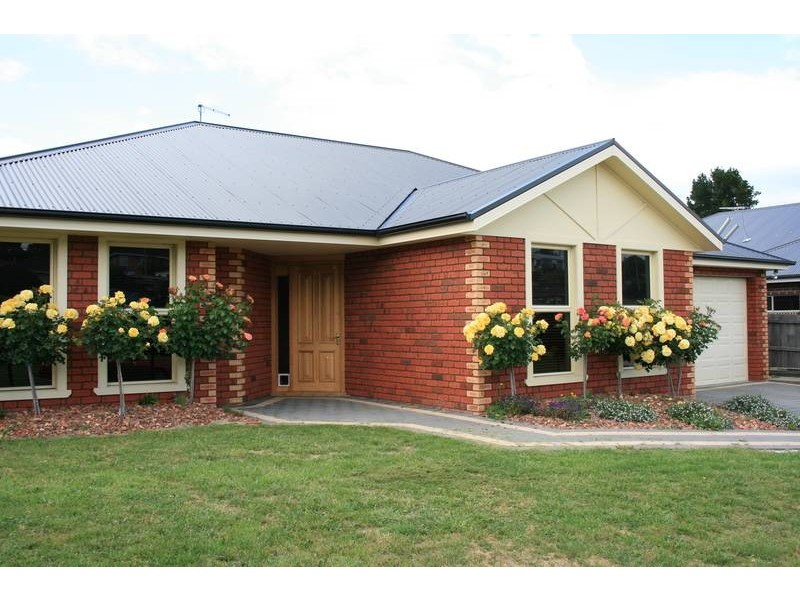 60 Parklands Parade, Newnham TAS 7248