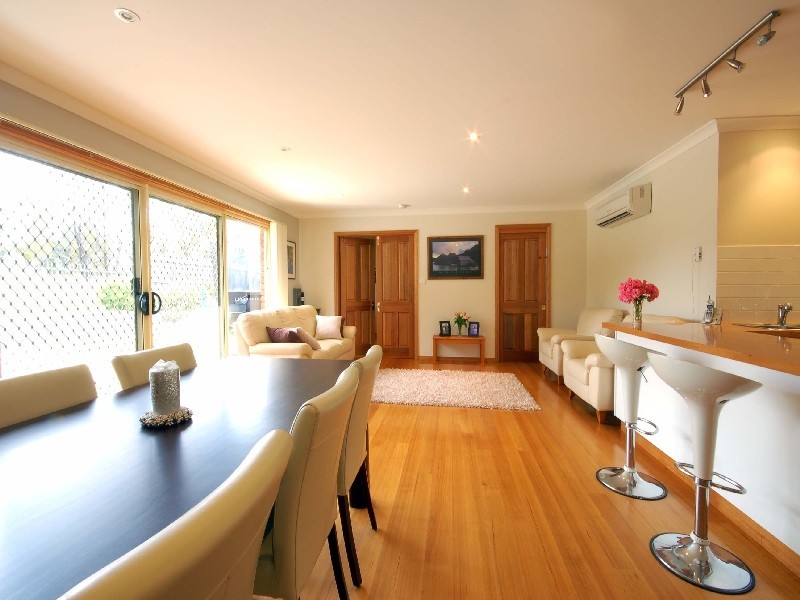 60 Parklands Parade, Newnham TAS 7248