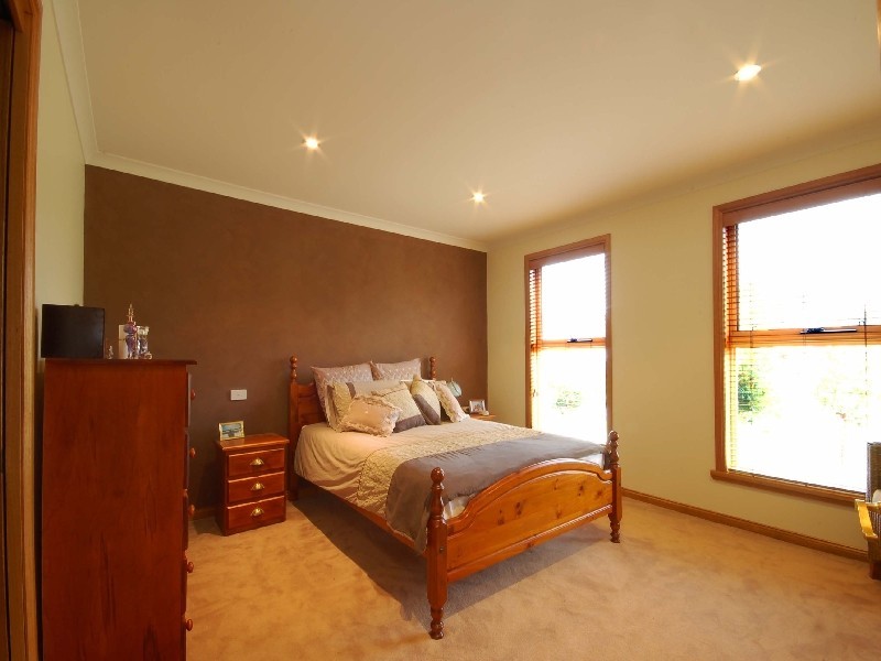 60 Parklands Parade, Newnham TAS 7248