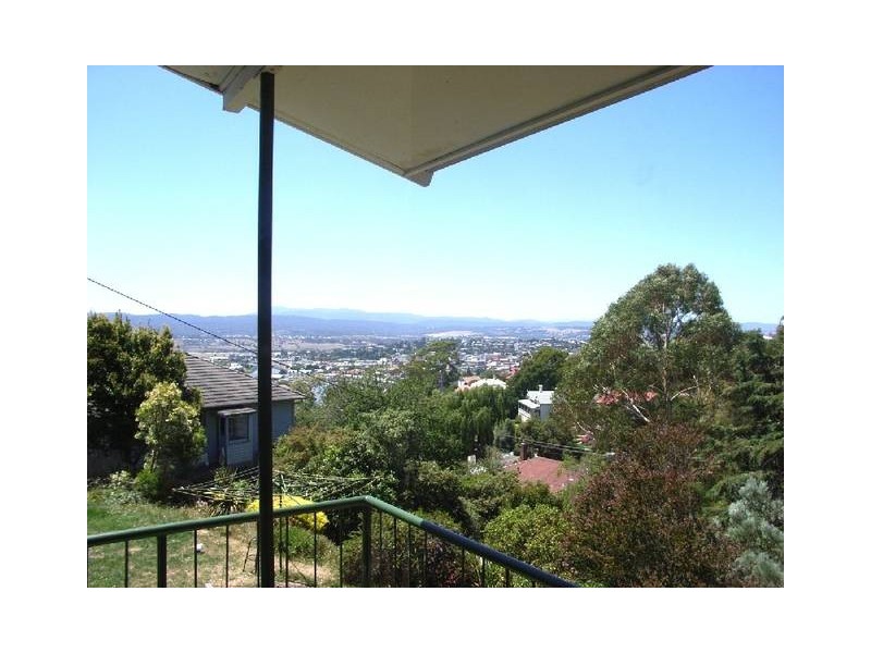 2/25 Broadview Crescent, Trevallyn TAS 7250