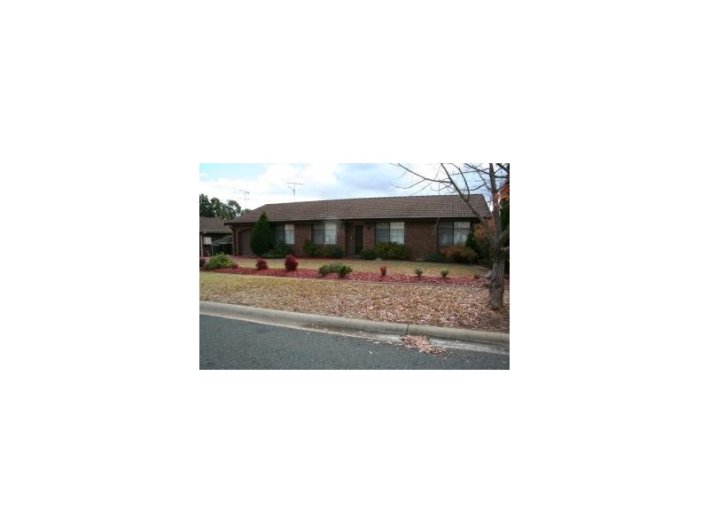 10 Huthnance Place, Camden NSW 2570