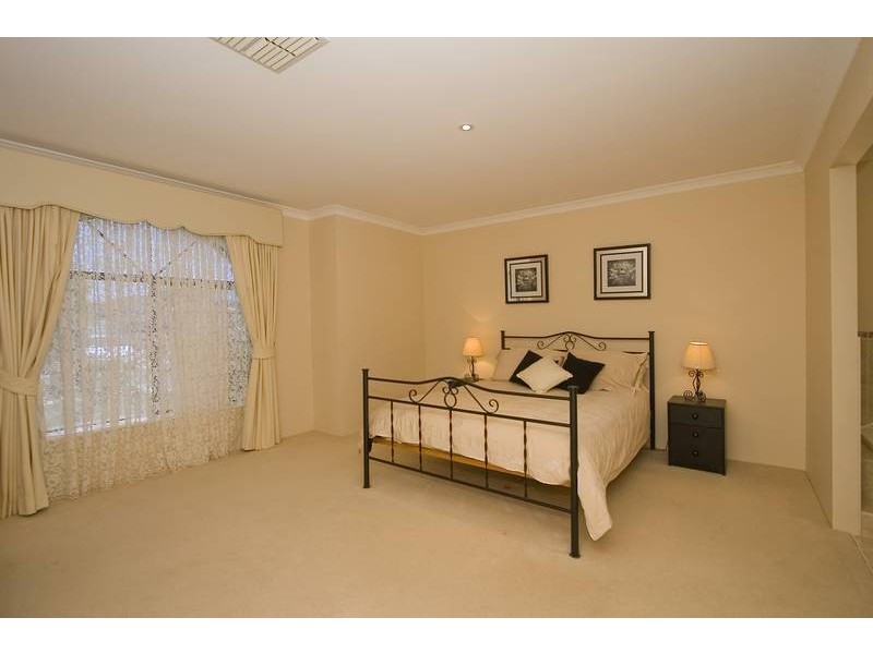 12 ASHEVILLE PDE, Landsdale WA 6065