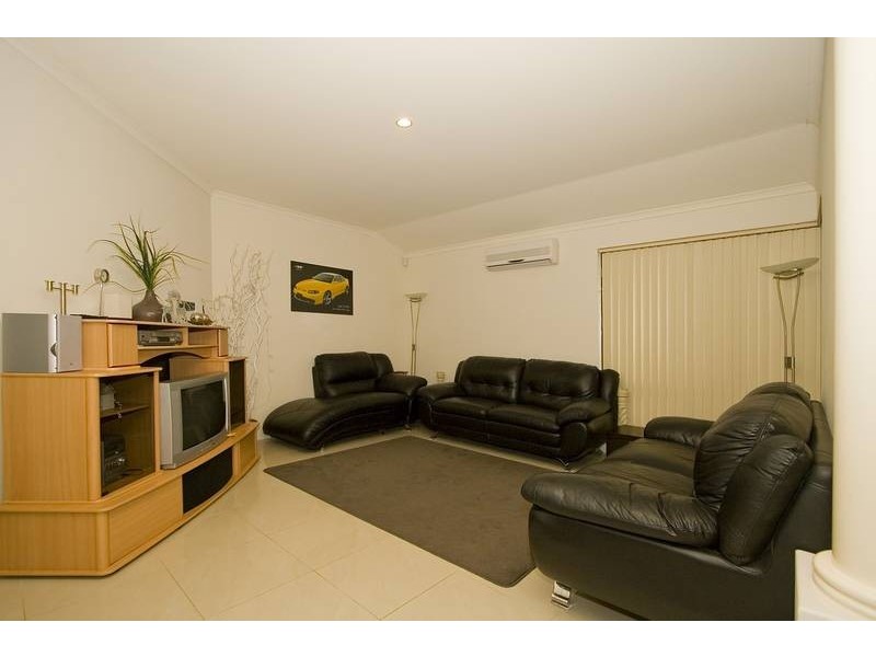 4 BROCKWELL PARKWAY, Landsdale WA 6065