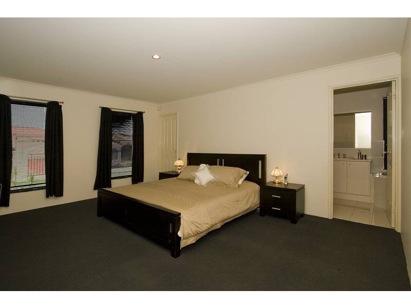 4 BROCKWELL PARKWAY, Landsdale WA 6065