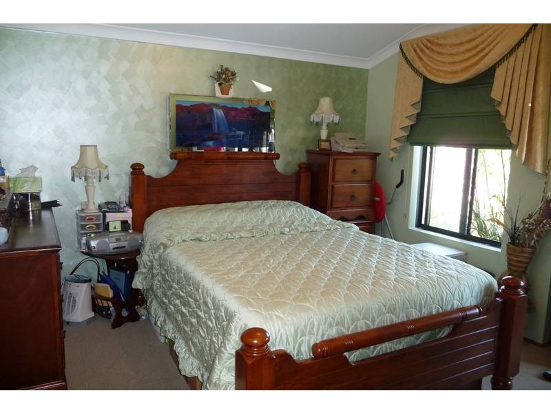 8 Syme Road, Alexander Heights WA 6064