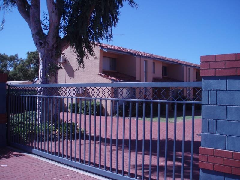 1/69 Tendring Way, Girrawheen WA 6064