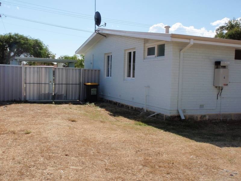 2A Bilby Road, Girrawheen WA 6064