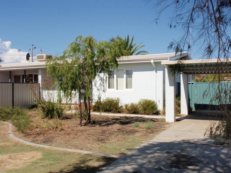 2A Bilby Road, Girrawheen WA 6064