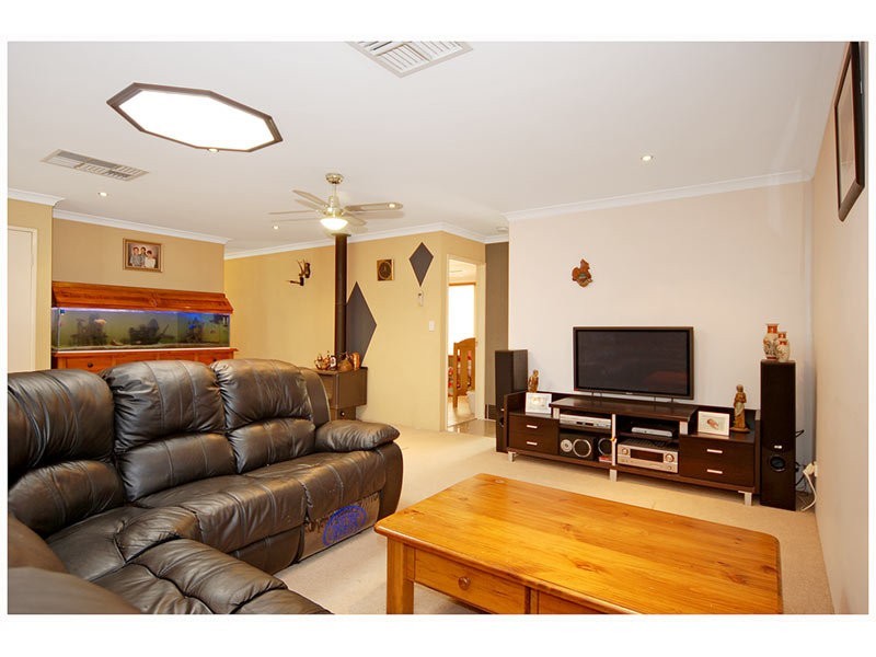 45 Yosemite Loop, Ballajura WA 6066