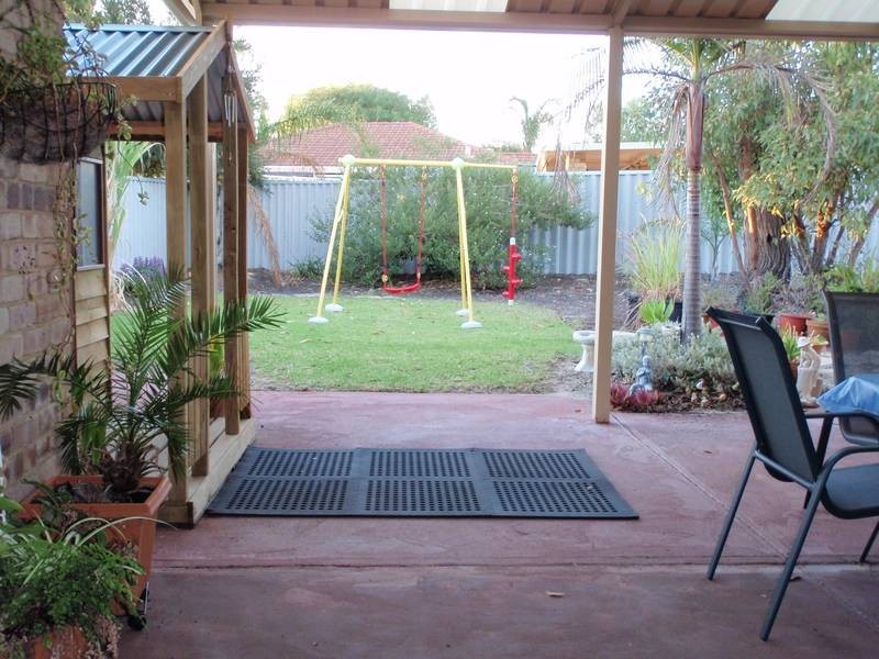 1 Eland Place, Marangaroo WA 6064