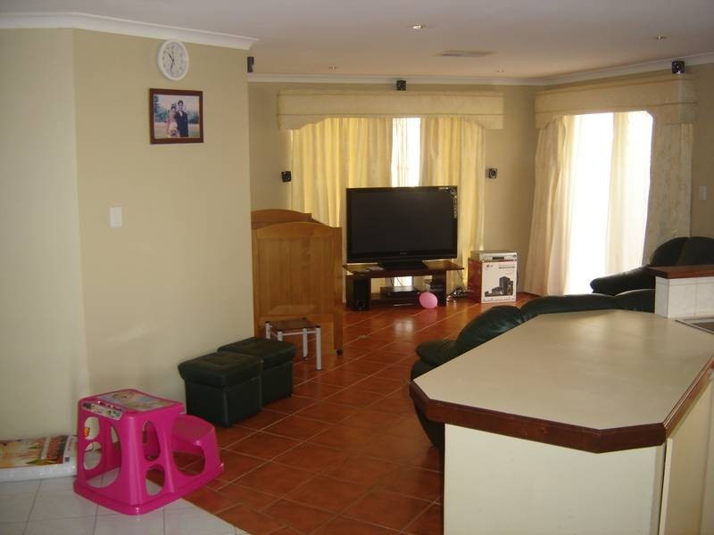 25 Arrowsmith Rise, Marangaroo WA 6064