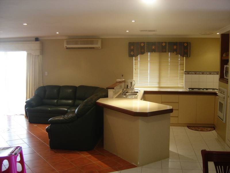 25 Arrowsmith Rise, Marangaroo WA 6064