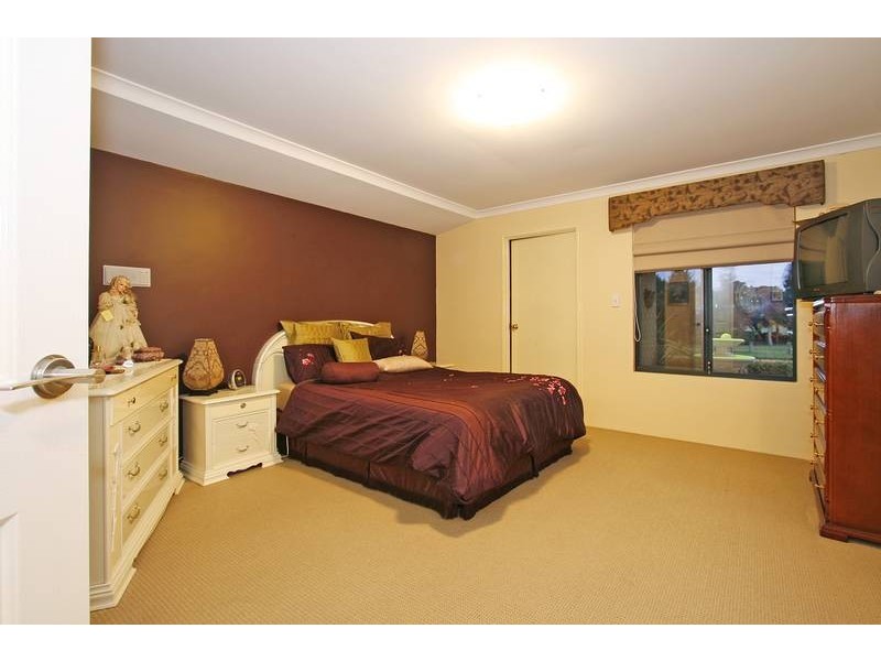 40 Valley Views Drive, Landsdale WA 6065