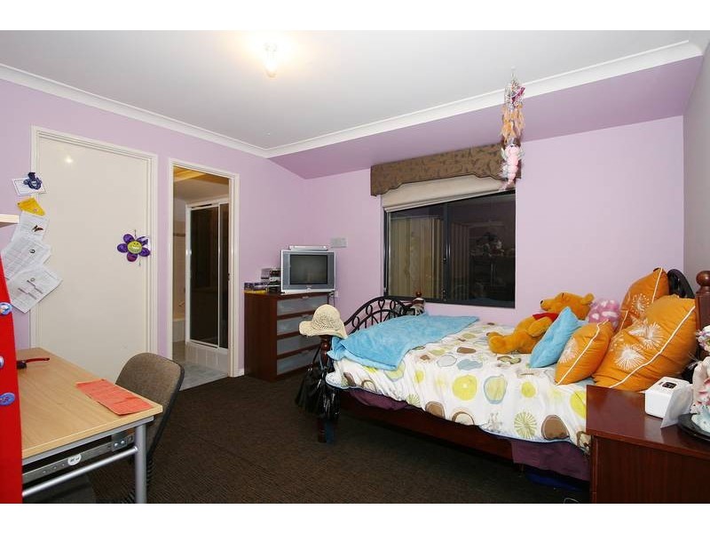 40 Valley Views Drive, Landsdale WA 6065