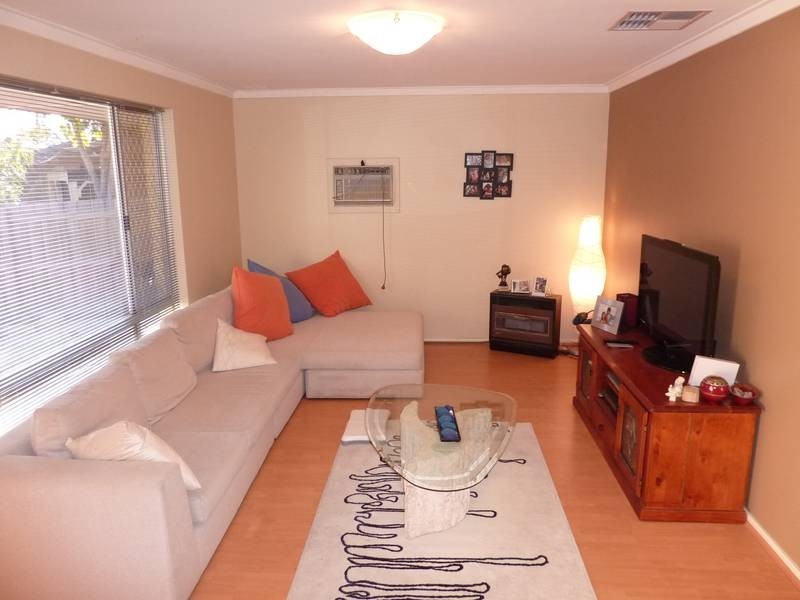 6 Hillside Grove, Ballajura WA 6066