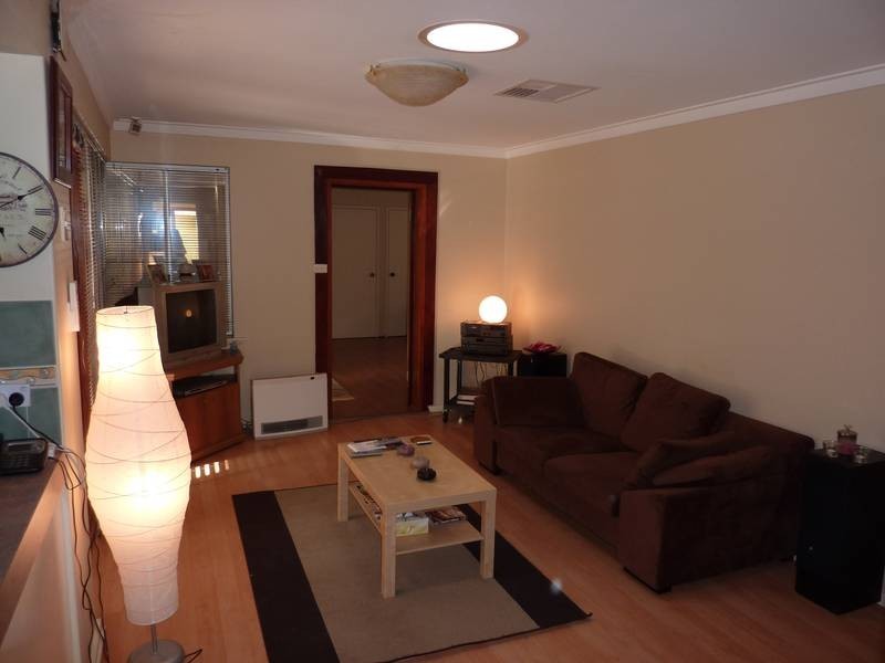 6 Hillside Grove, Ballajura WA 6066