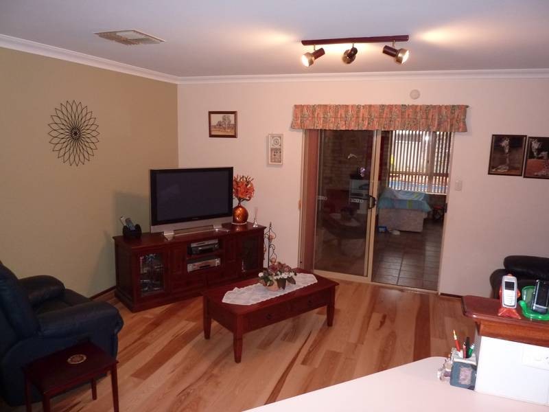 50 Azelia Street, Alexander Heights WA 6064