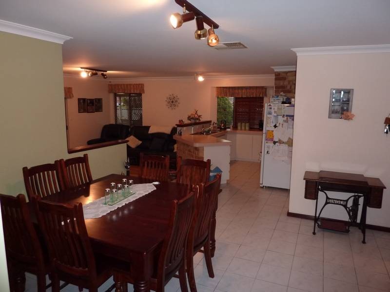 50 Azelia Street, Alexander Heights WA 6064