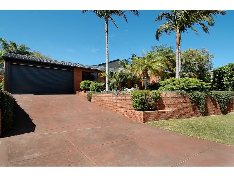 12 Liverpool Place, Alexander Heights WA 6064