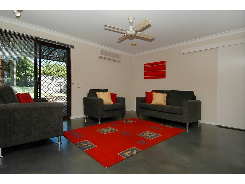 12 Liverpool Place, Alexander Heights WA 6064