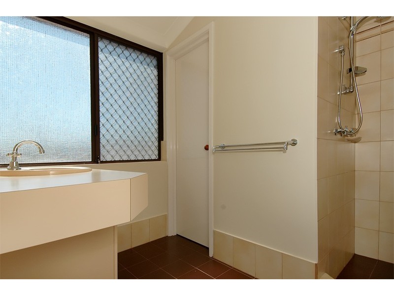 12 Liverpool Place, Alexander Heights WA 6064