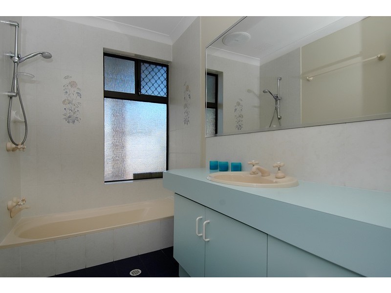 12 Liverpool Place, Alexander Heights WA 6064