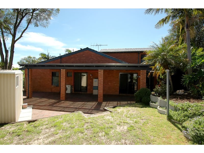 12 Liverpool Place, Alexander Heights WA 6064