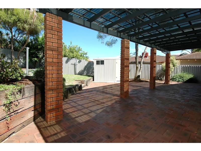 12 Liverpool Place, Alexander Heights WA 6064