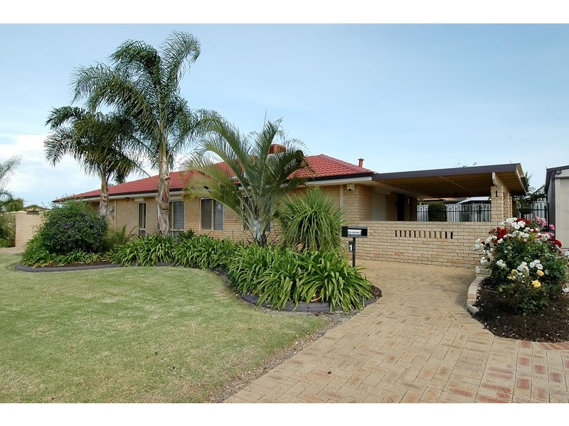 1 Karel Court, Alexander Heights WA 6064