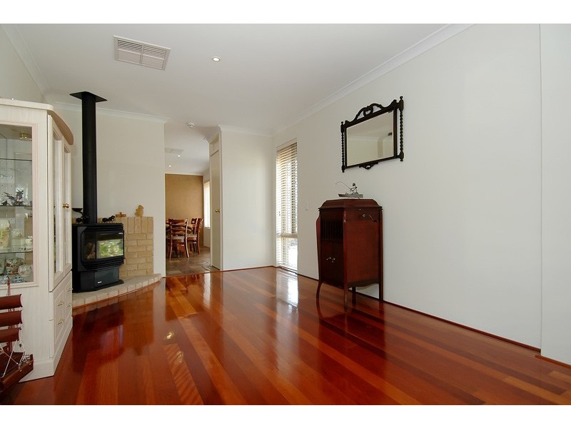 1 Karel Court, Alexander Heights WA 6064