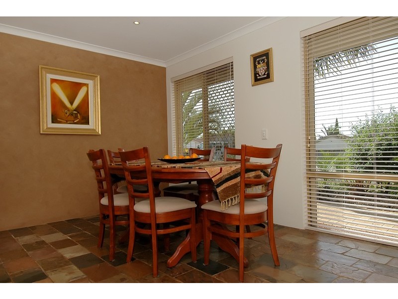 1 Karel Court, Alexander Heights WA 6064