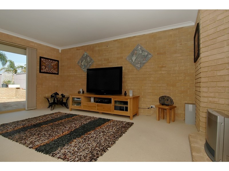 1 Karel Court, Alexander Heights WA 6064