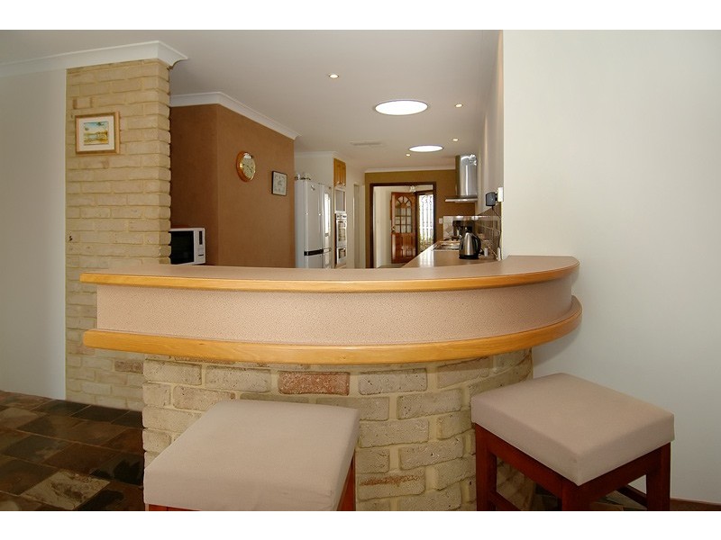 1 Karel Court, Alexander Heights WA 6064