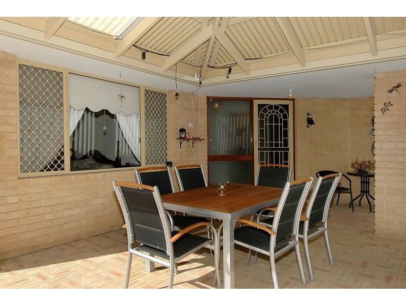 1 Karel Court, Alexander Heights WA 6064