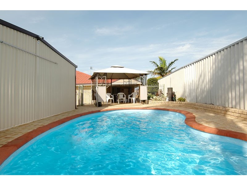 1 Karel Court, Alexander Heights WA 6064