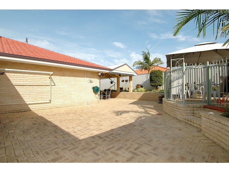 1 Karel Court, Alexander Heights WA 6064