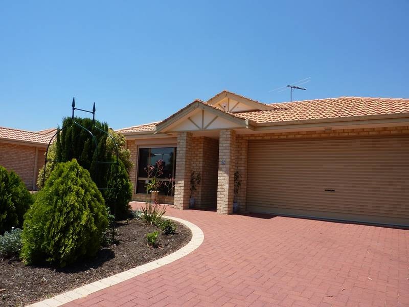 6/11 Almurta Way, Nollamara WA 6061