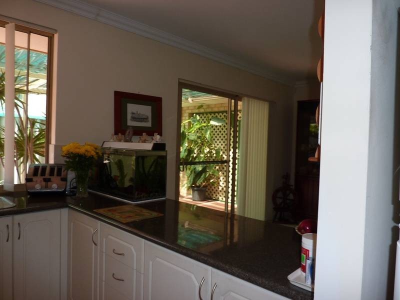 6/11 Almurta Way, Nollamara WA 6061