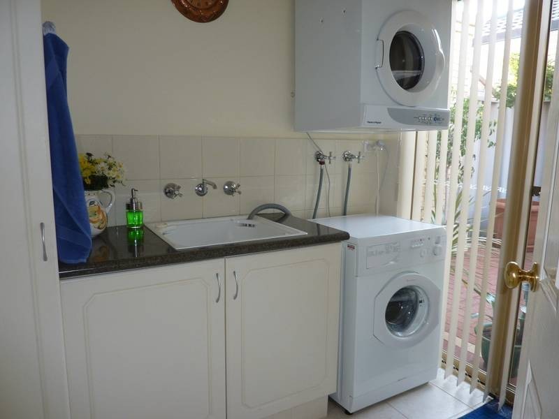 6/11 Almurta Way, Nollamara WA 6061