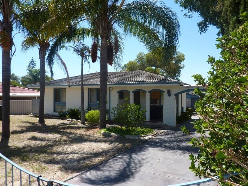 32 Connell Way, Girrawheen WA 6064