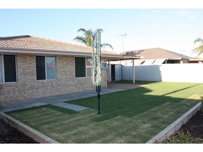 10 Curtin Road, Marangaroo WA 6064