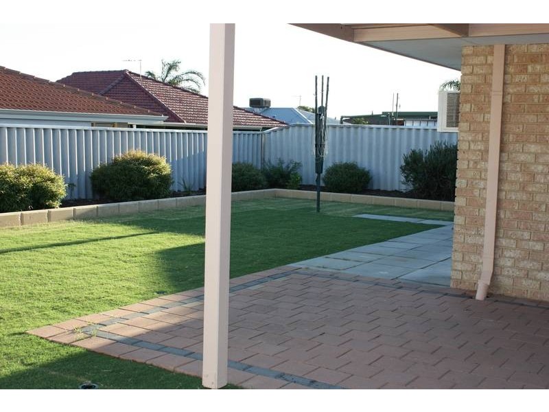 10 Curtin Road, Marangaroo WA 6064