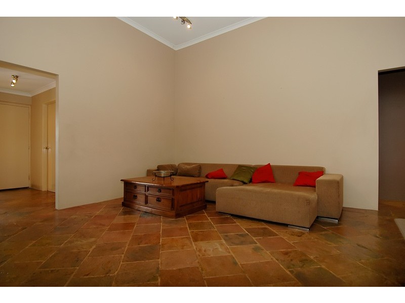 18 Winchester, Ballajura WA 6066