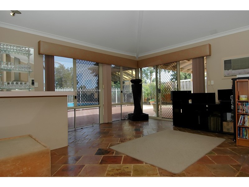 18 Winchester, Ballajura WA 6066