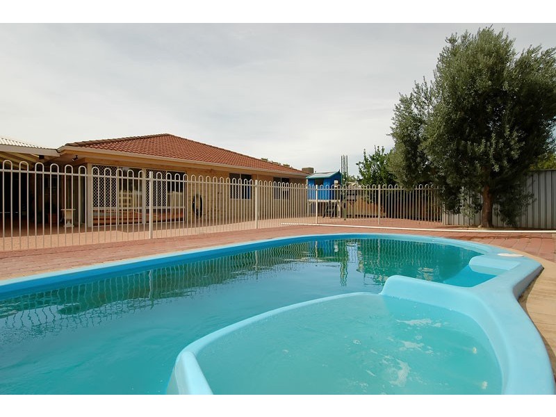 18 Winchester, Ballajura WA 6066