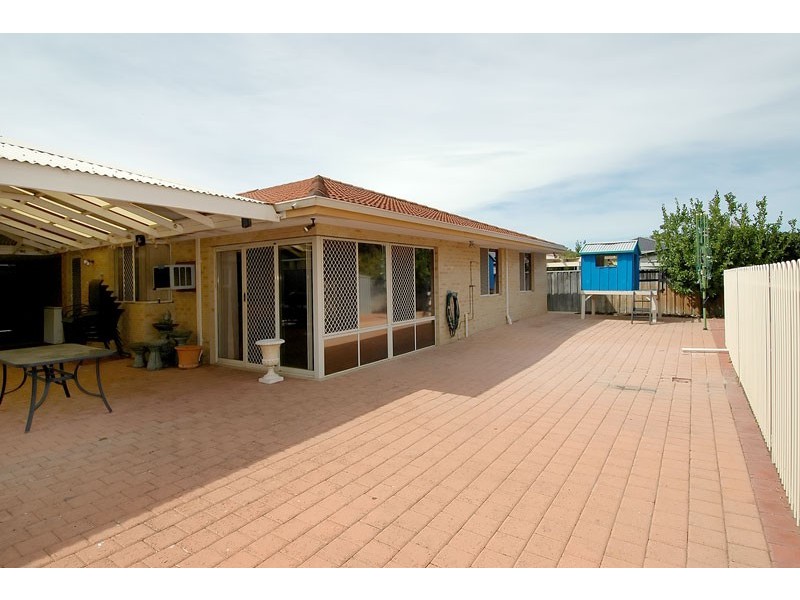 18 Winchester, Ballajura WA 6066