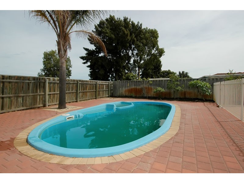 18 Winchester, Ballajura WA 6066