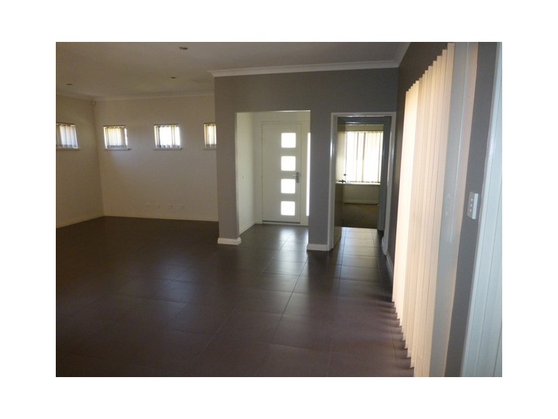 32 James Gilmour Way, Darch WA 6065