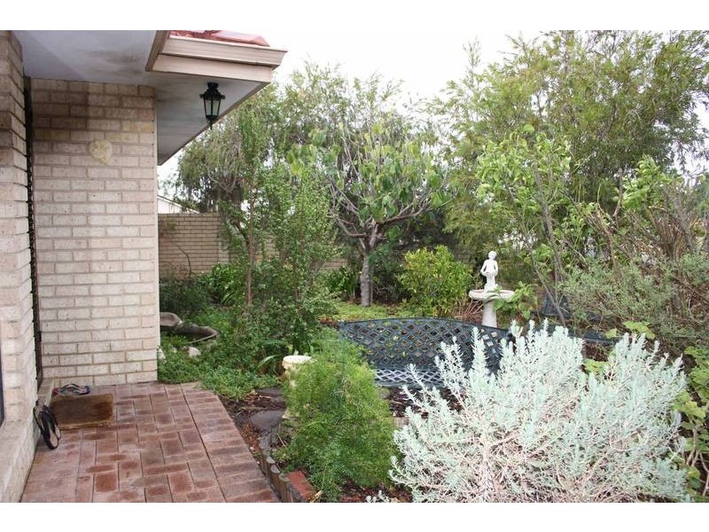 84 Avila Way, Alexander Heights WA 6064