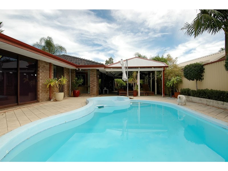 63 Parkview Drive, Ballajura WA 6066